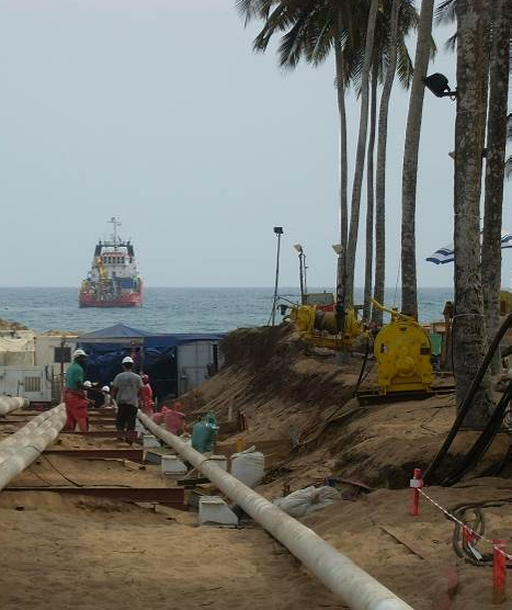 assistance-sous-marine-pour-du-forage-dirigé-et-le-tirage-un-pipeline-acier-en-cote-ivoire-addah-abidjian